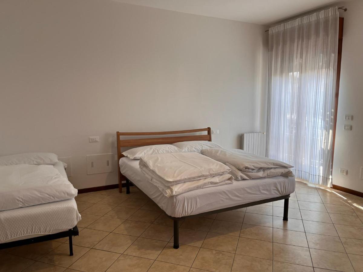 Sebino 11 Appartement Peschiera del Garda Buitenkant foto