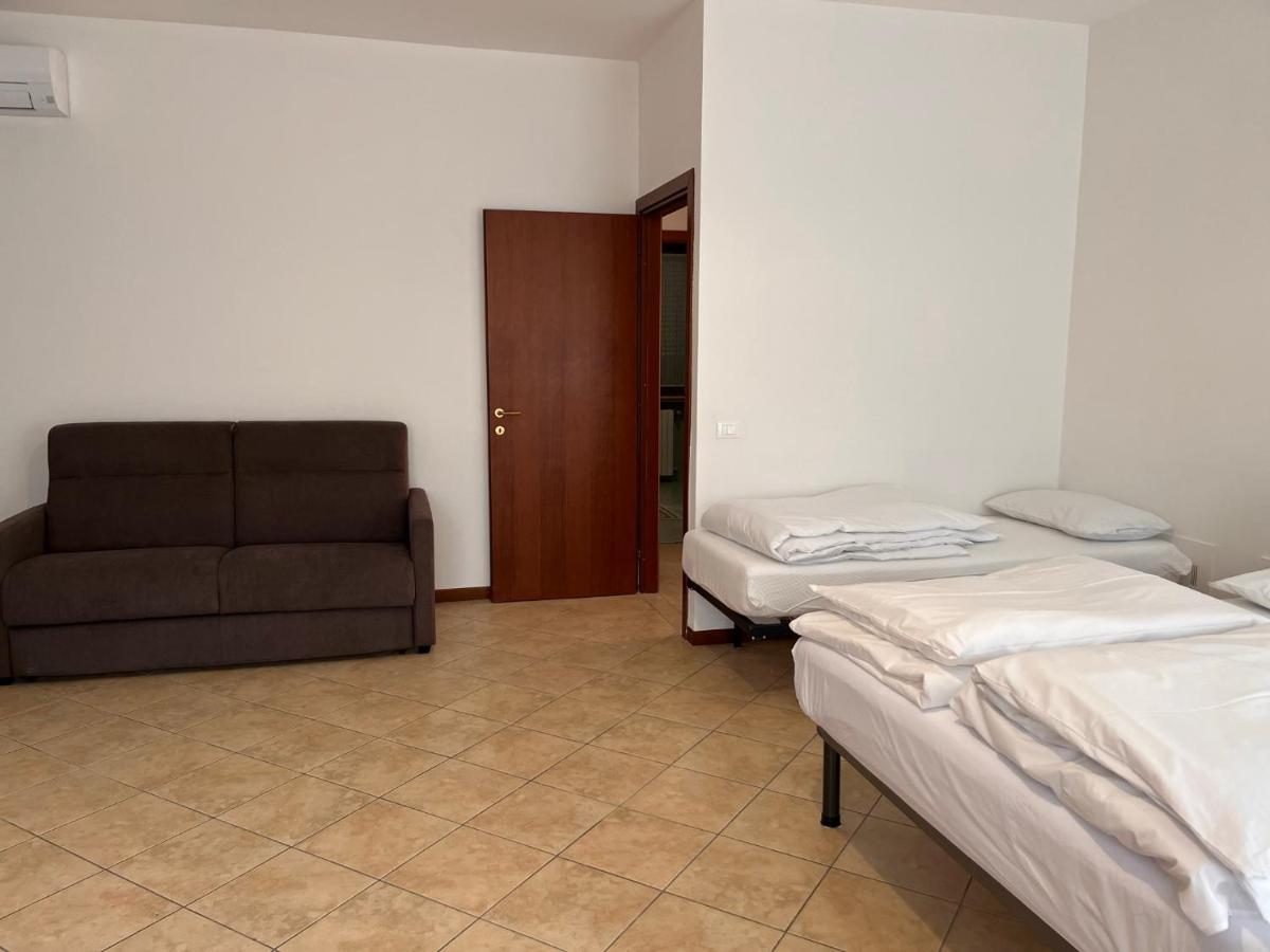 Sebino 11 Appartement Peschiera del Garda Buitenkant foto