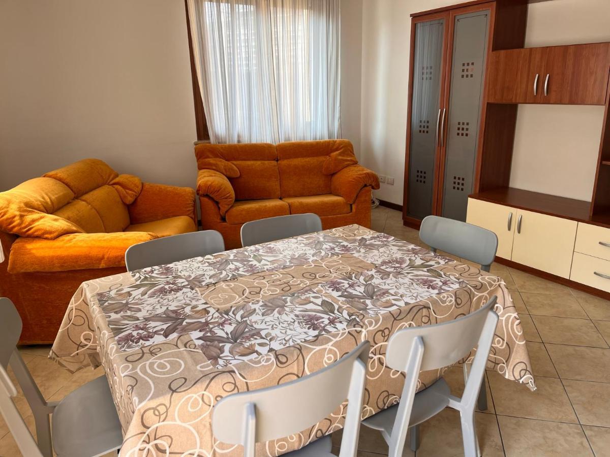 Sebino 11 Appartement Peschiera del Garda Buitenkant foto