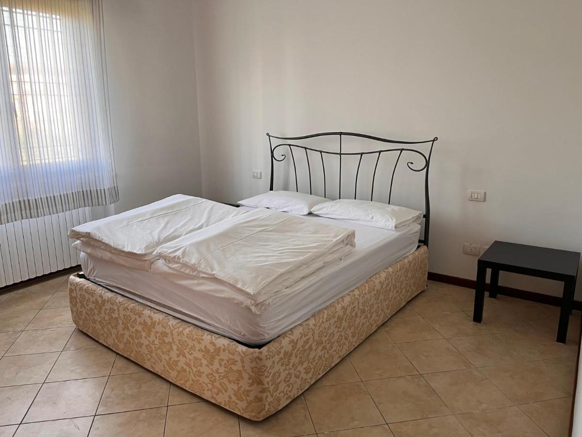 Sebino 11 Appartement Peschiera del Garda Buitenkant foto