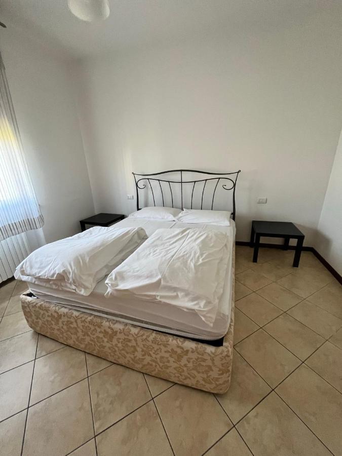 Sebino 11 Appartement Peschiera del Garda Buitenkant foto